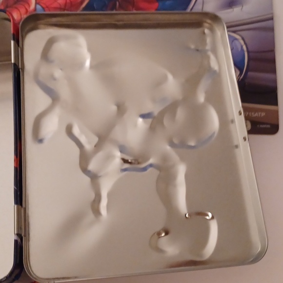 Spiderman 48 piece puzzle and lunchbox - Picture 9 of 9